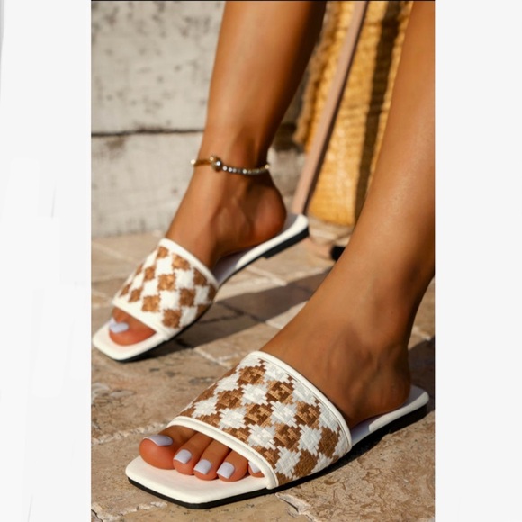 Plaid Woven Slides - Picture 4 of 7